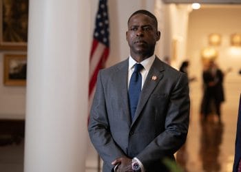 עכשיו בדיסני פלוס: פרדייז